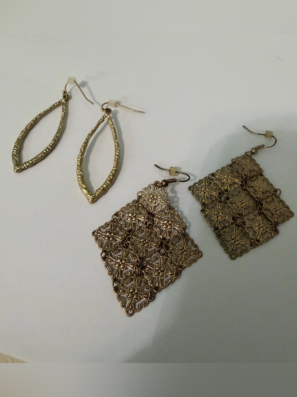 Lot of 2 Pairs Gold Tone Earrings | Filigree Diamond Shape & Textured Teardrop